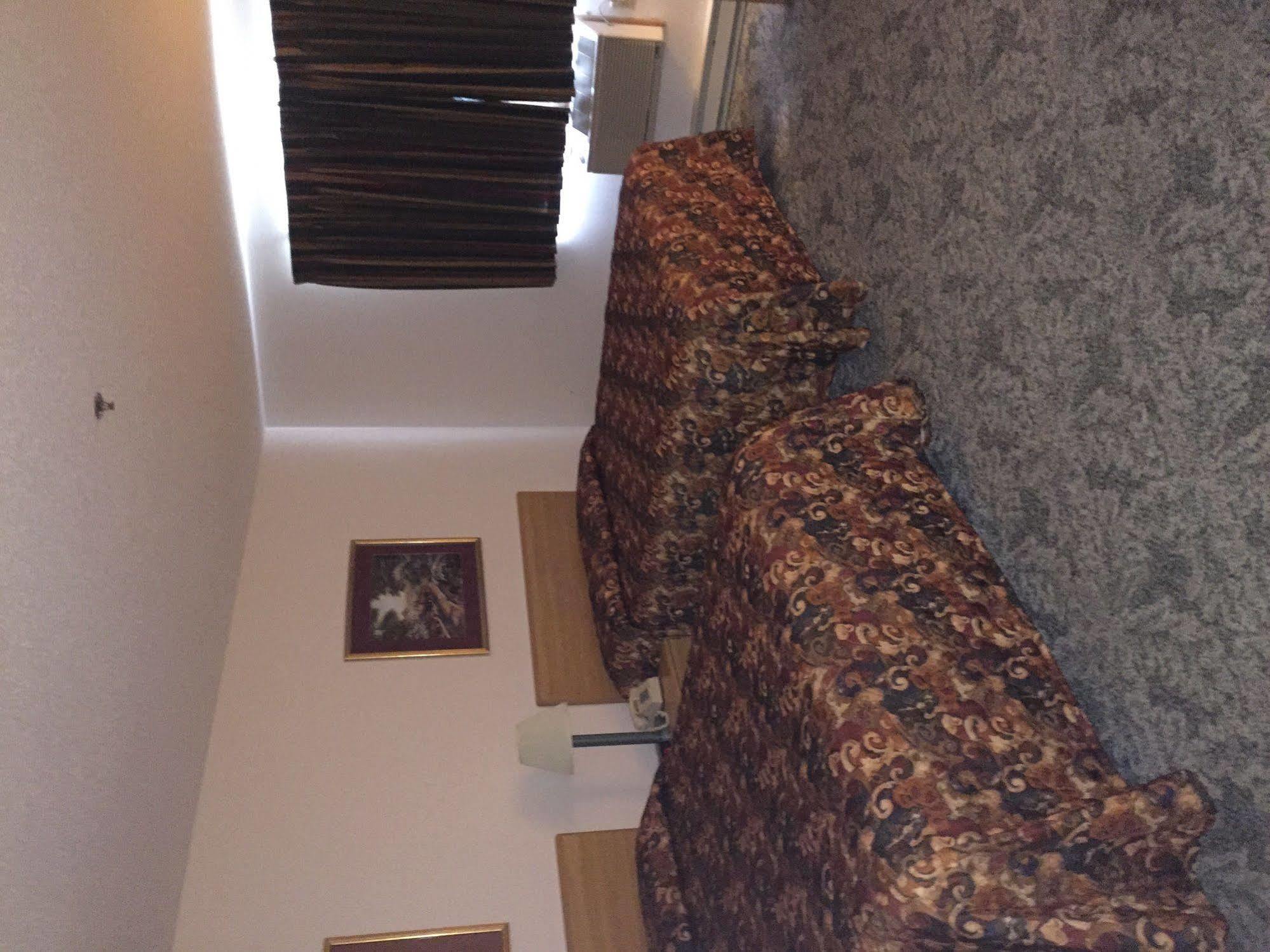 Lincoln Host Motor Inn 에스카나바 외부 사진